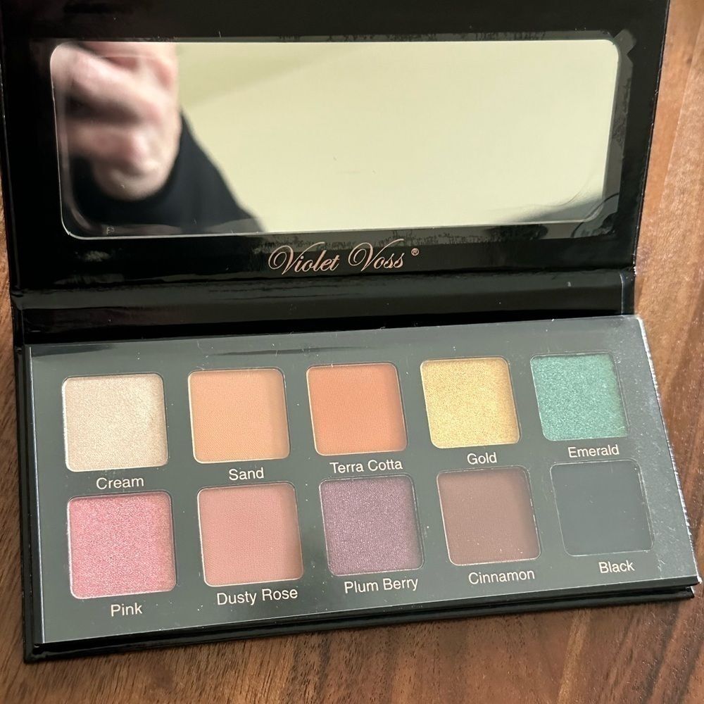 Violet Voss Essentials Pro Series Eyeshadow Palette